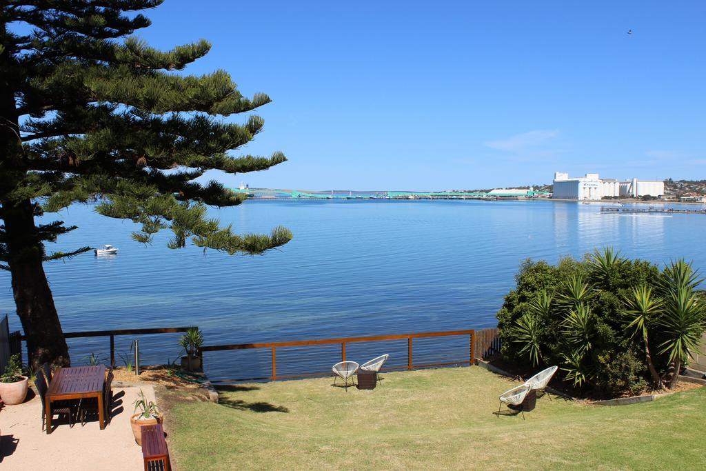 Bay 10 - Suites And Apartments Порт-Линкольн Экстерьер фото