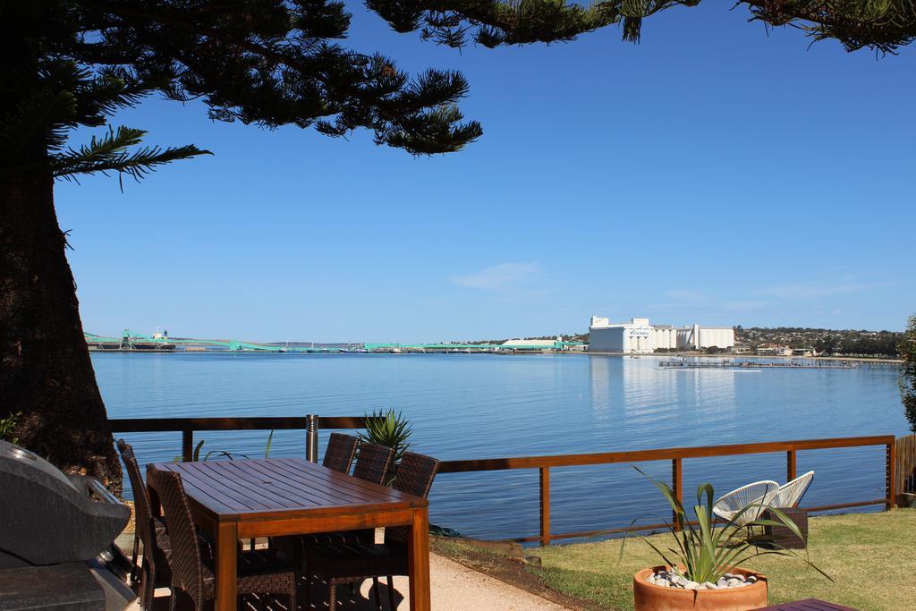 Bay 10 - Suites And Apartments Порт-Линкольн Экстерьер фото