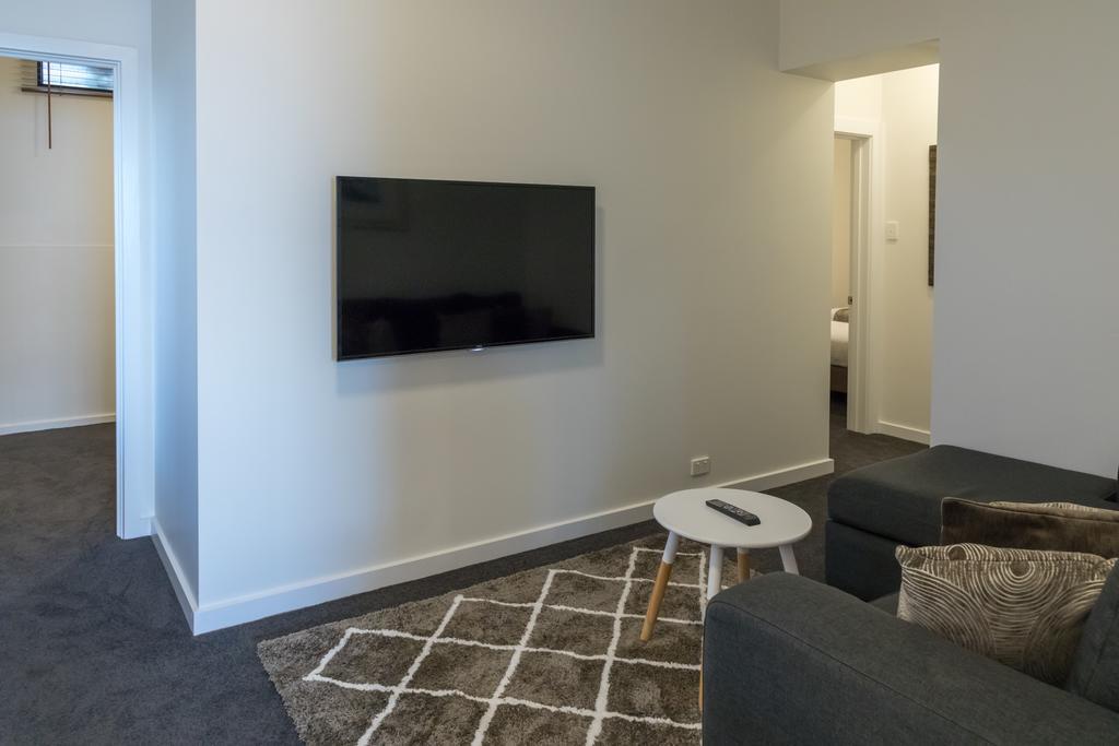 Bay 10 - Suites And Apartments Порт-Линкольн Экстерьер фото