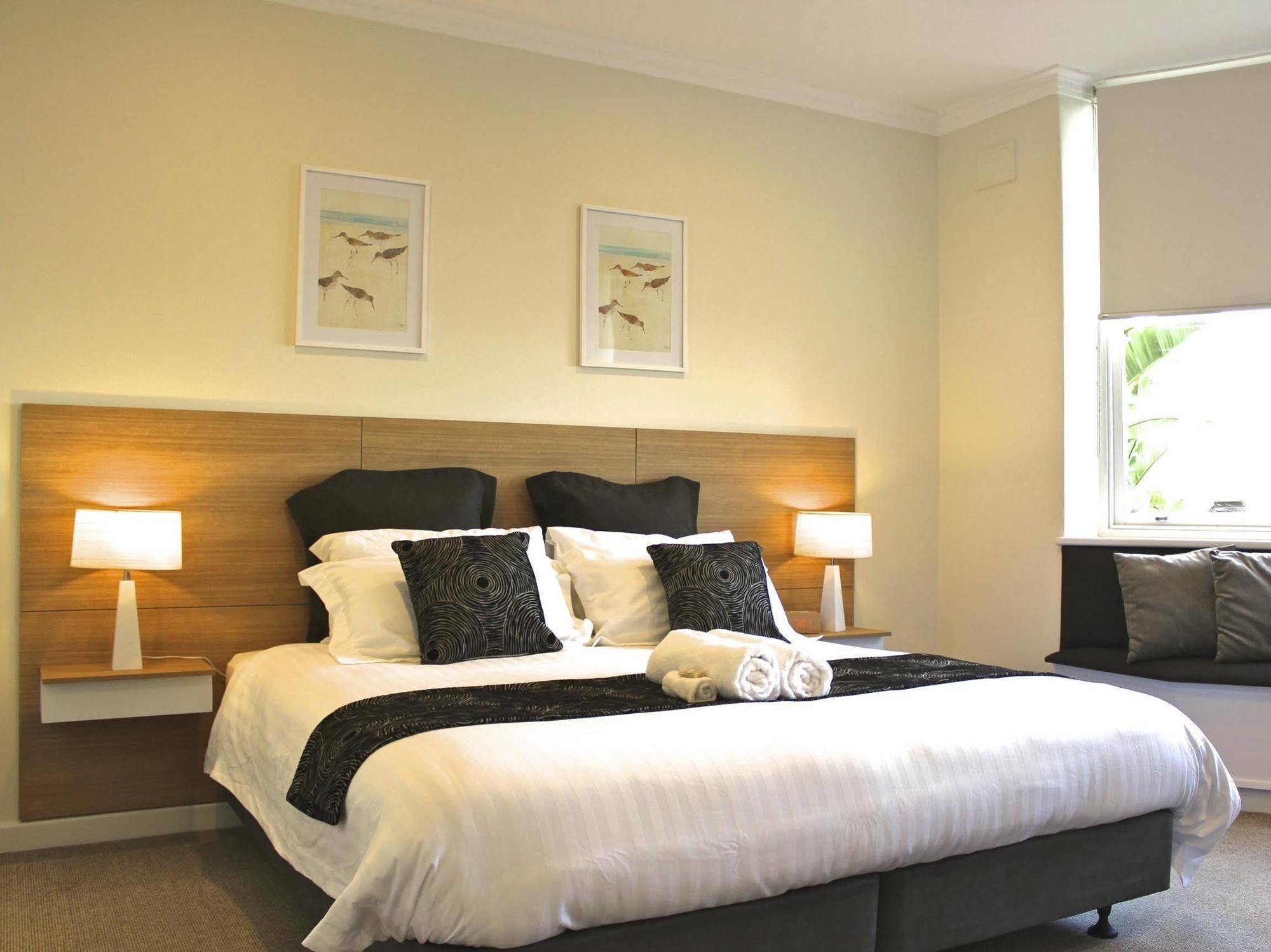 Bay 10 - Suites And Apartments Порт-Линкольн Экстерьер фото