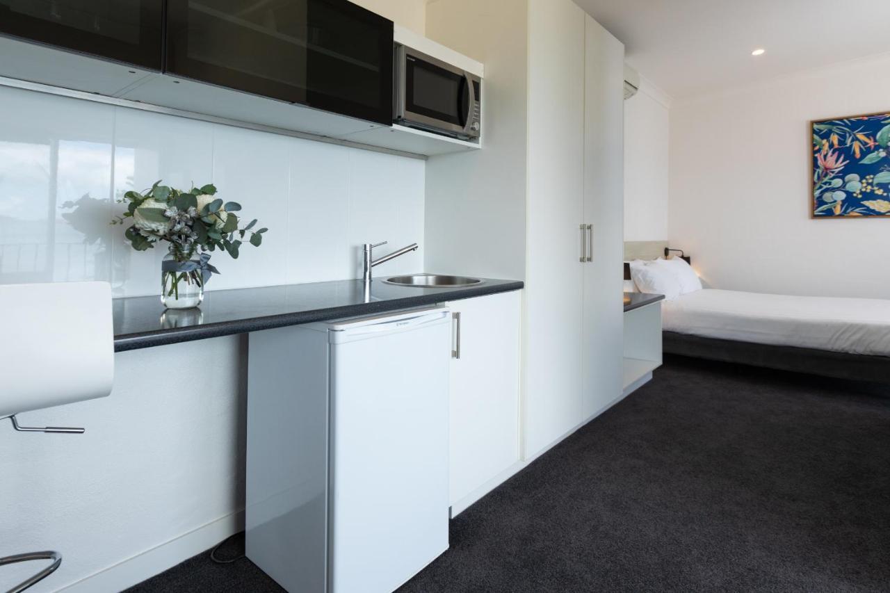 Bay 10 - Suites And Apartments Порт-Линкольн Экстерьер фото